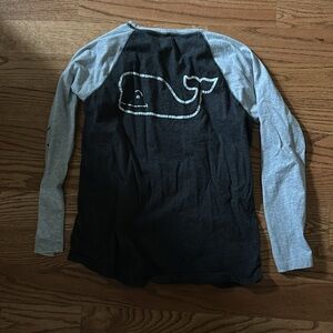 Really cute Vineyard Vines top
